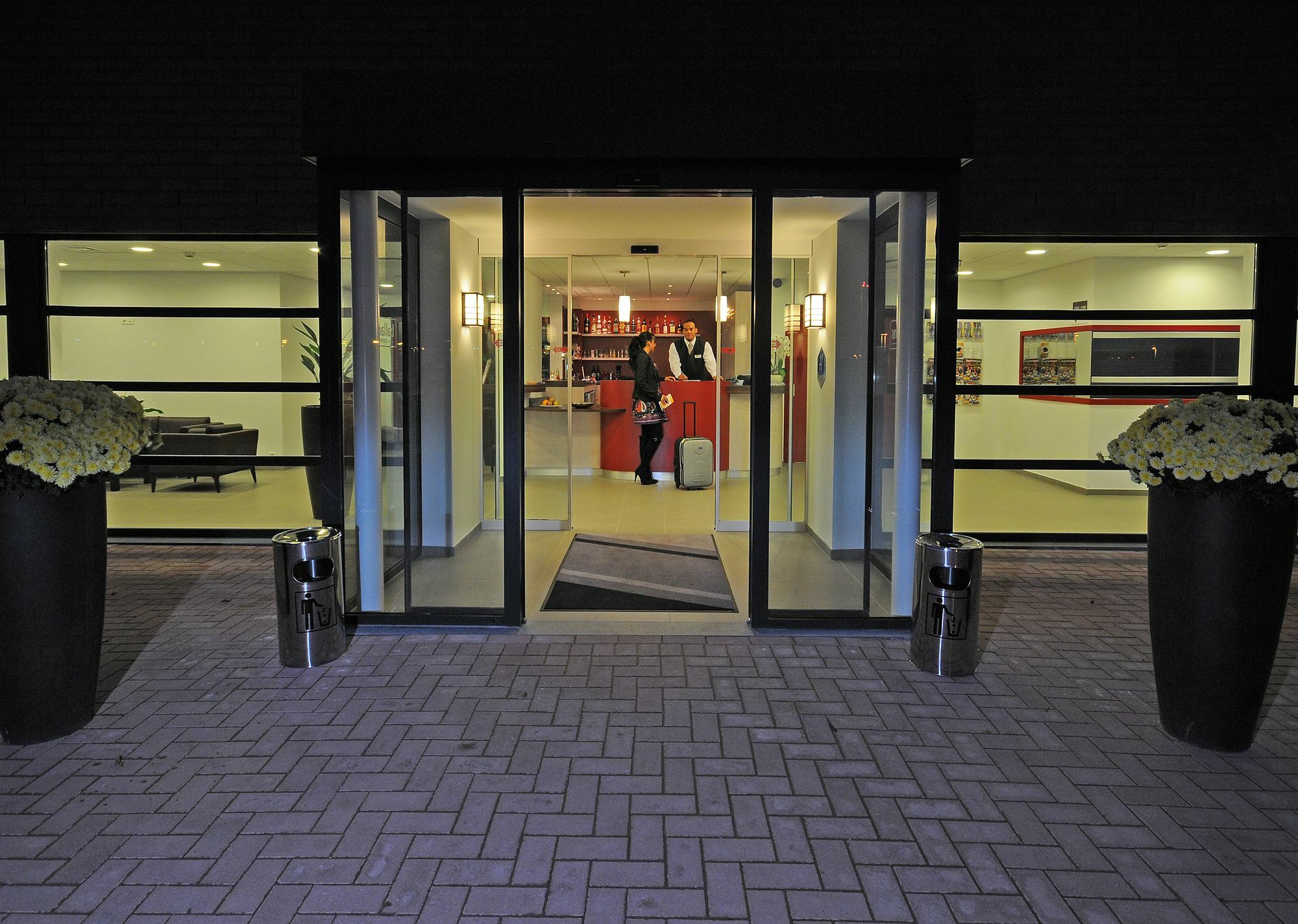 Dc Hotel Charleroi Airport المظهر الخارجي الصورة