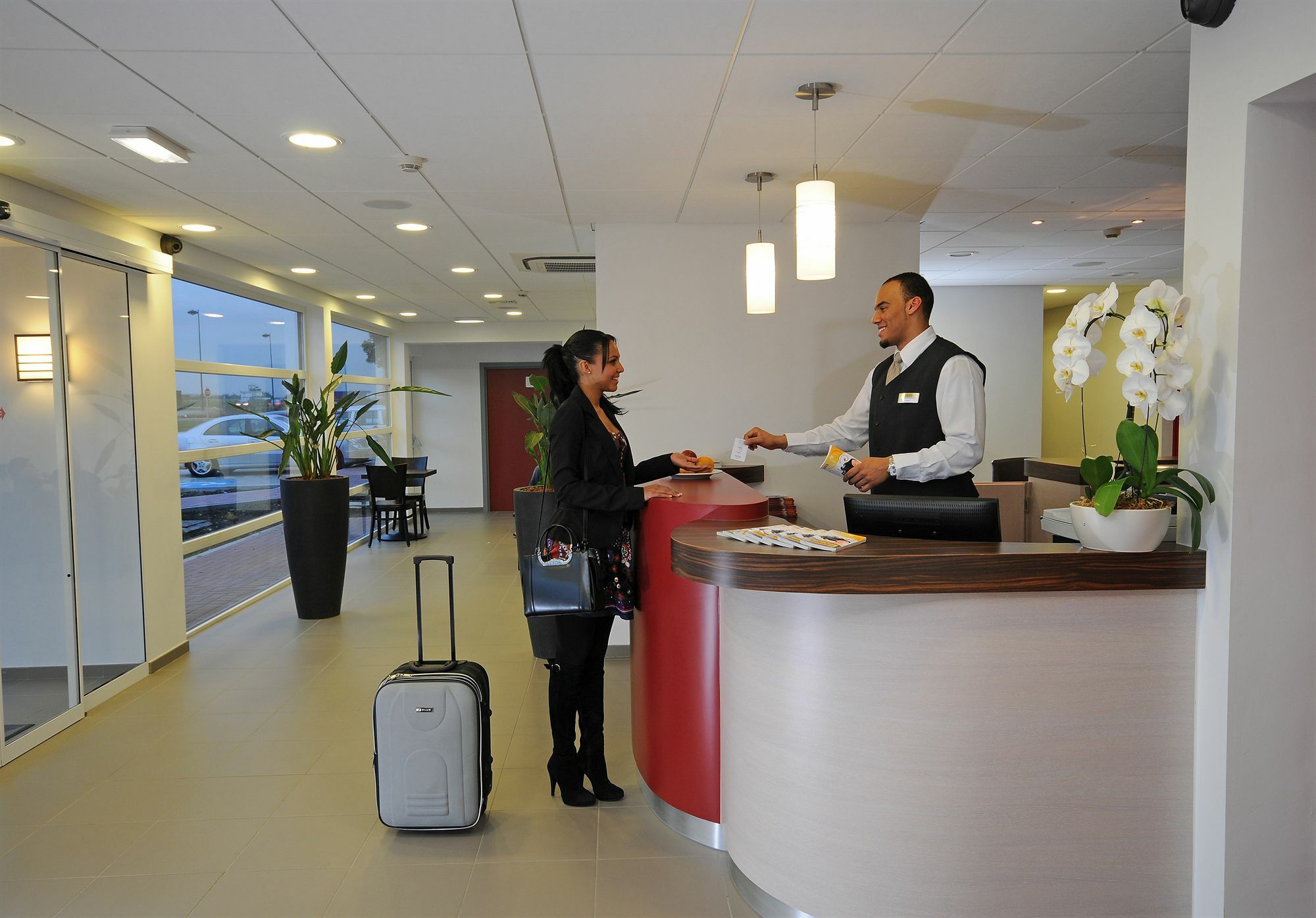 Dc Hotel Charleroi Airport المظهر الخارجي الصورة